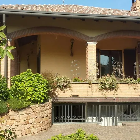 La Via Dell'ambra Bed & Breakfast Marnate