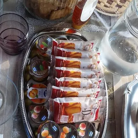 La Via Dell'ambra Bed & Breakfast Marnate